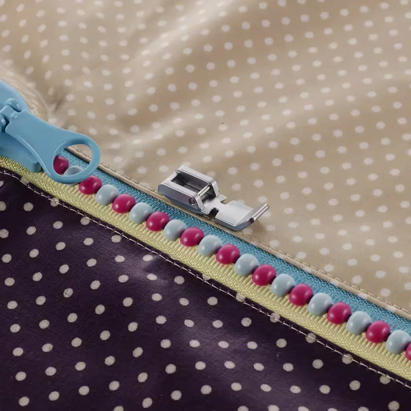 Brother SA208 Narrow Zipper Foot - 7mm