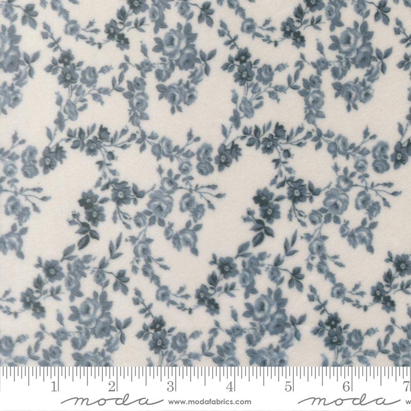 Nantucket Summer Quilt Cuddle || Surfside Florals Cream Light Blue