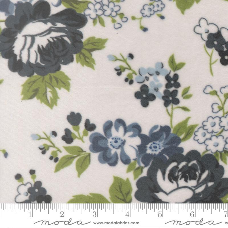 Nantucket Summer Quilt Cuddle || Cottage Small Floral Cream Blue