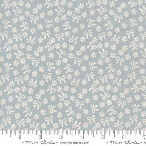 Handmade Sweetness || Bows & Daisies || Powder Blue