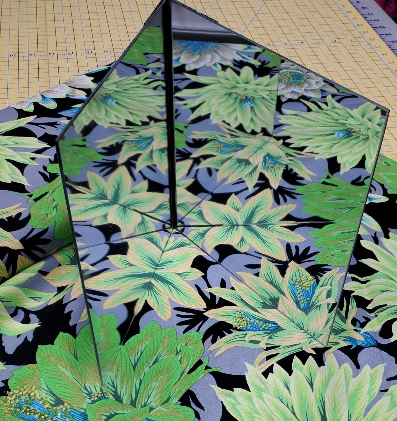 Krazy Mirror by Stitches by Inches (10"x10")