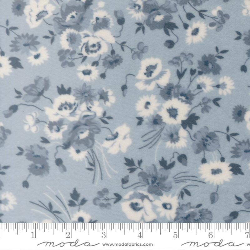 Nantucket Summer Quilt Cuddle || Somerset Florals Light Blue