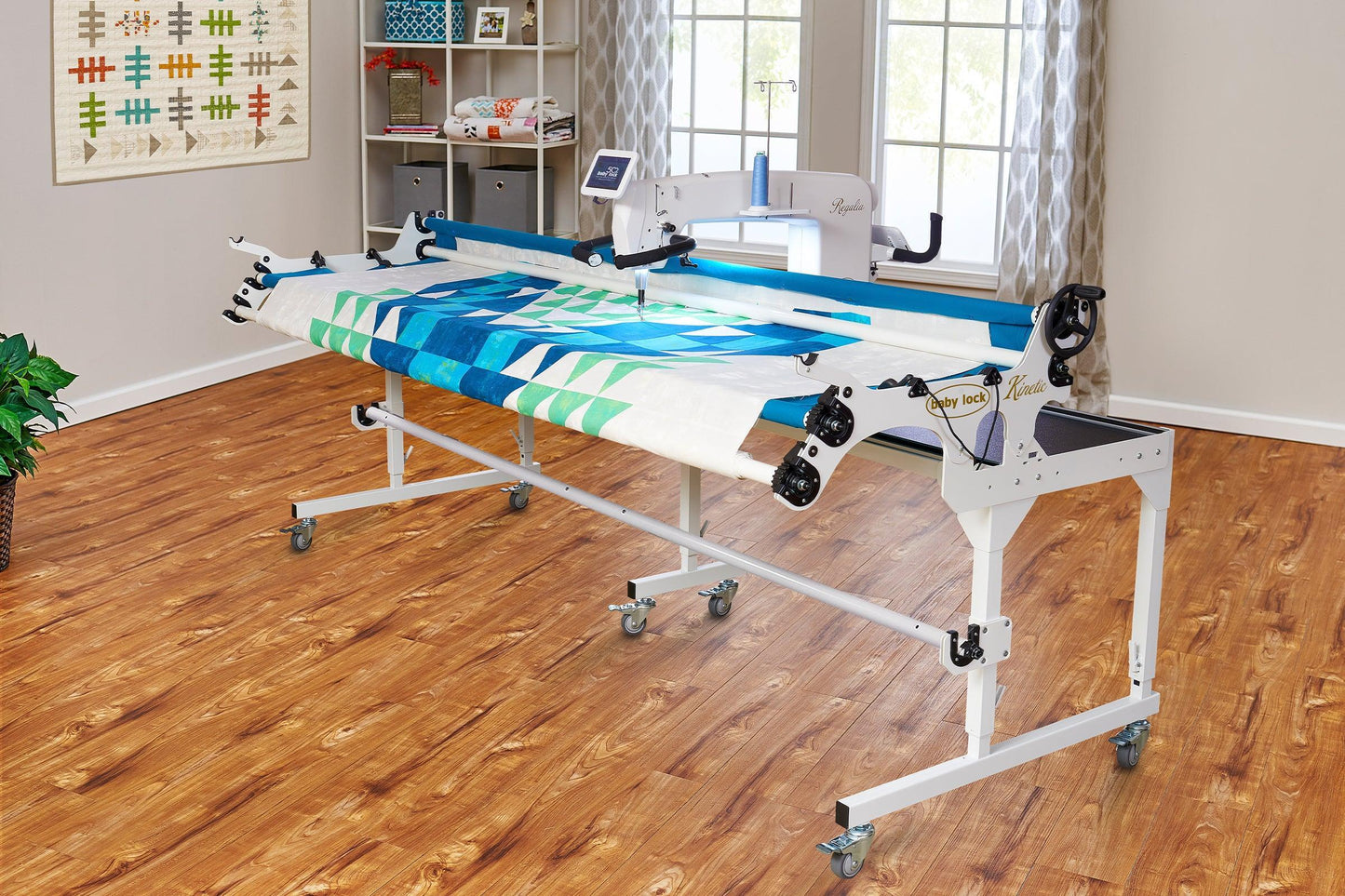 Baby Lock Regalia ( NO PROSTITCHER) w/ Maestro 10 foot frame Carrage Front handle bars & Bobbinwinder