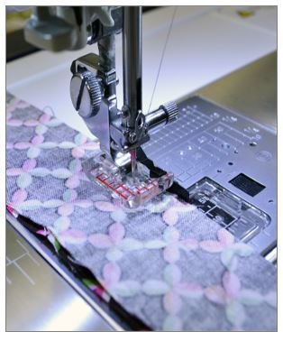 Janome 9mm Clear View 1/4" Seam Foot (With Guide)